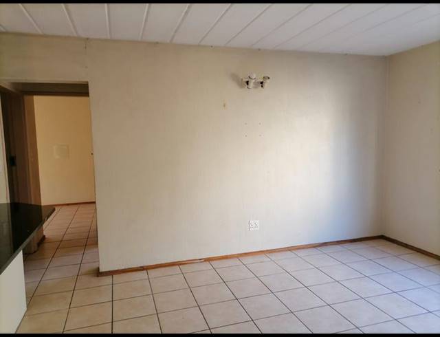 2 BEDROOM PROPERTY TO RENT IN HELDERKRUIN